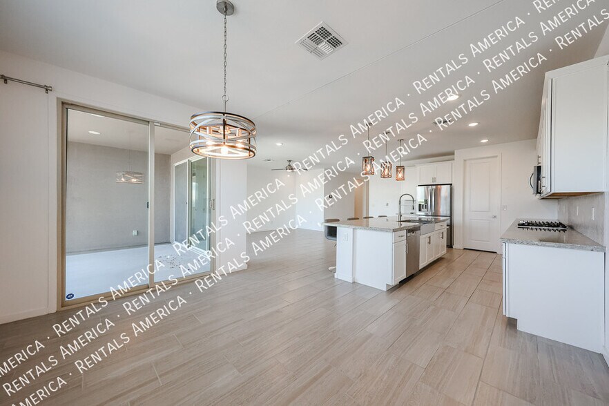 Building Photo - 40622 W Williams Way