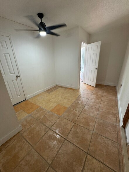 Primary Photo - 1285 NE 143rd St