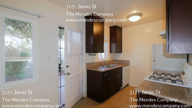 Building Photo - 3121 Jarvis St