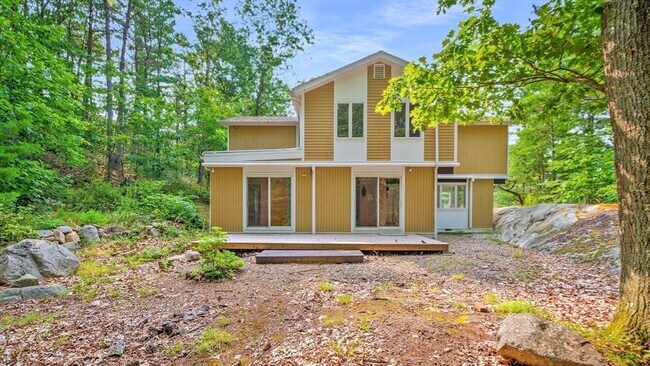 Building Photo - 2 Moses Hill Rd
