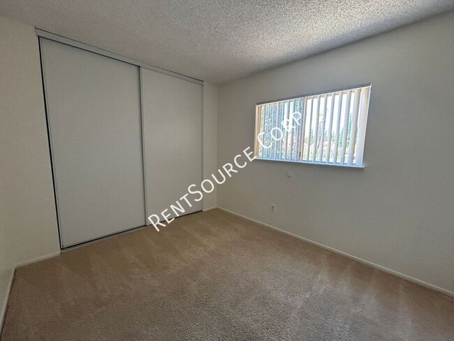 Building Photo - 1304 Kings Rd