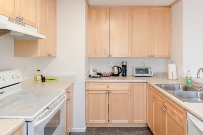 Building Photo - 12001 State Rte 5320