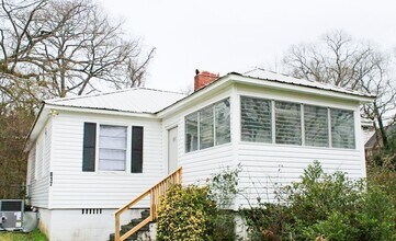 Building Photo - SECTION 8 APPROVED!