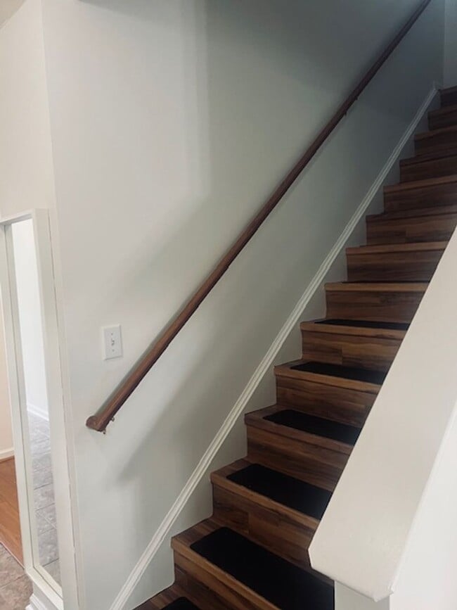 Building Photo - Jordans Crossing