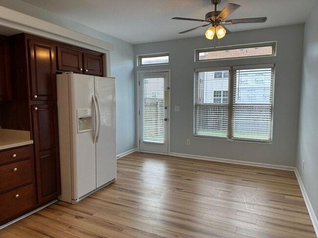 Building Photo - Beautiful 3 BR, 2 Bath House! Finished Garage, Fenced Backyard, Masterson Station Area