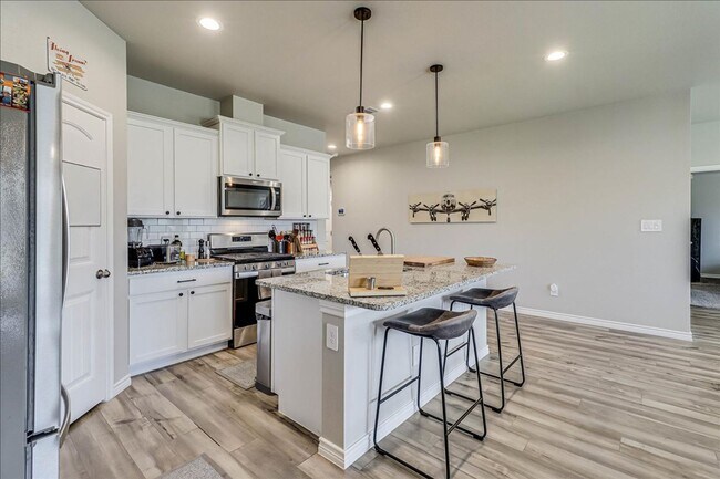 Building Photo - 7213 Adler Dr