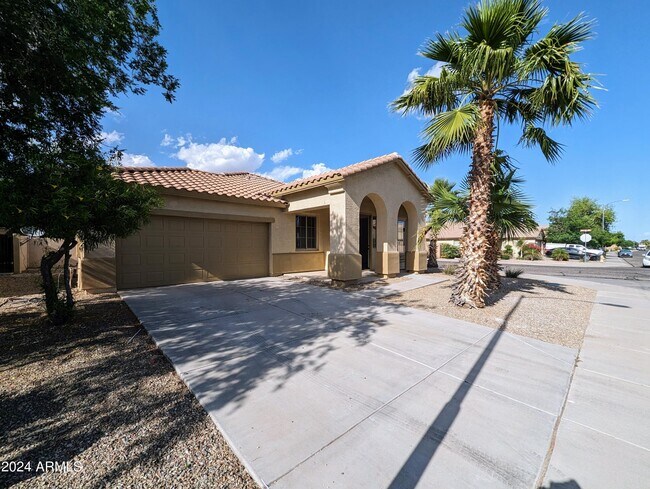 Building Photo - 15432 W Tasha Cir