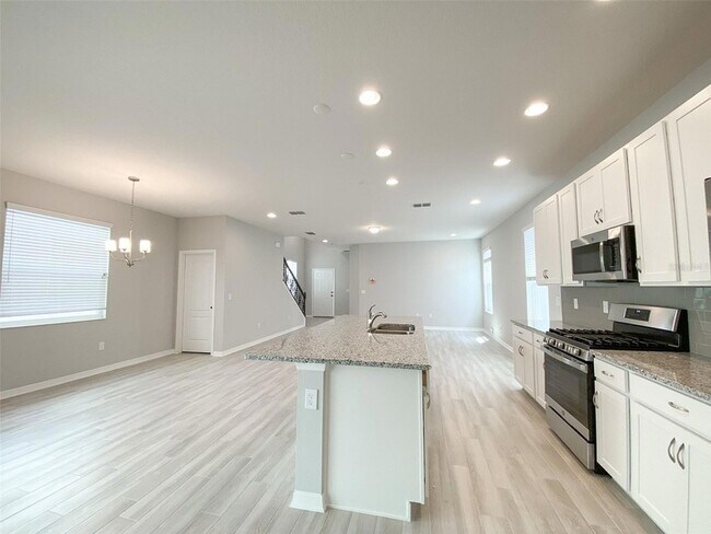 Building Photo - 12796 Brodlove Ln