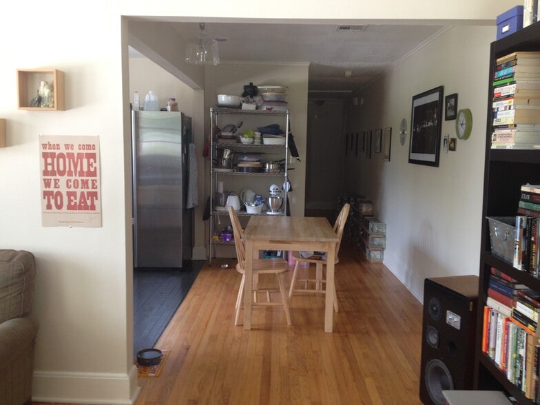 Building Photo - 2171 College St