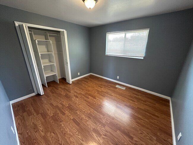 Building Photo - Orem - Single Family (Double kitchen)