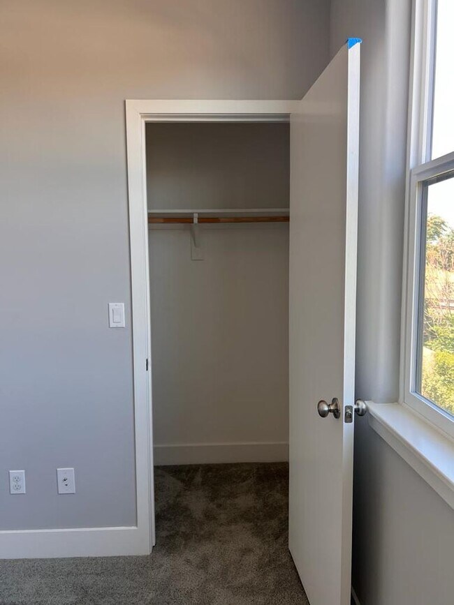 Building Photo - 1010 Mud Pie Ln