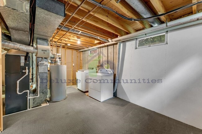 Building Photo - Beautiful Spacious 4 Bedroom Kentwood Home