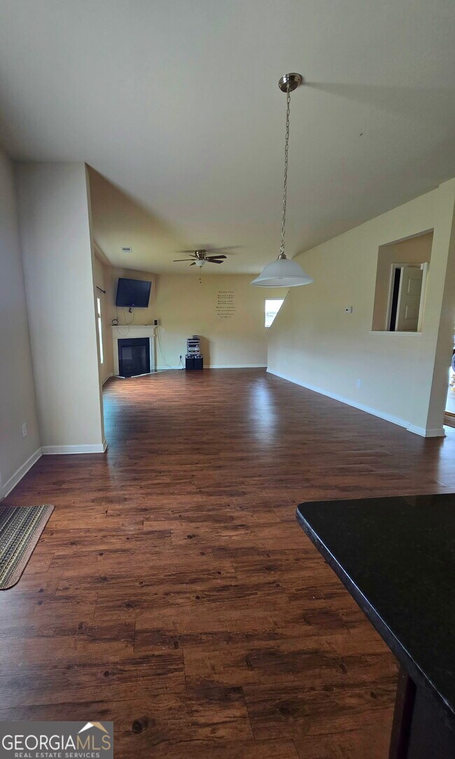 Building Photo - 245 Silver Willow Walk