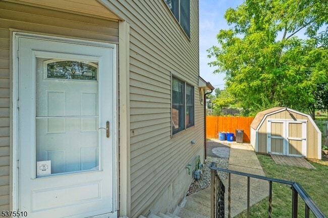 Building Photo - 40 N Middaugh St
