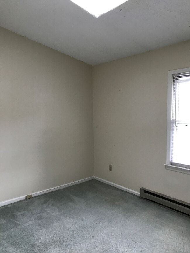 Building Photo - 138 Adams Ln