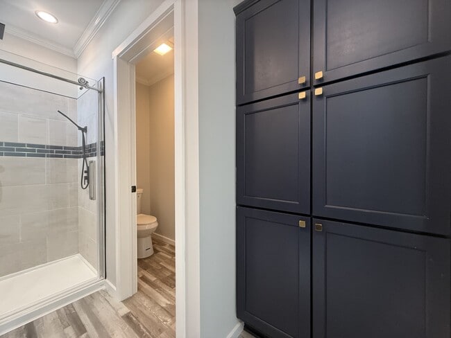 Building Photo - 5715 Camelford Dr