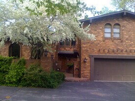 Building Photo - 15240 Marilyn Dr