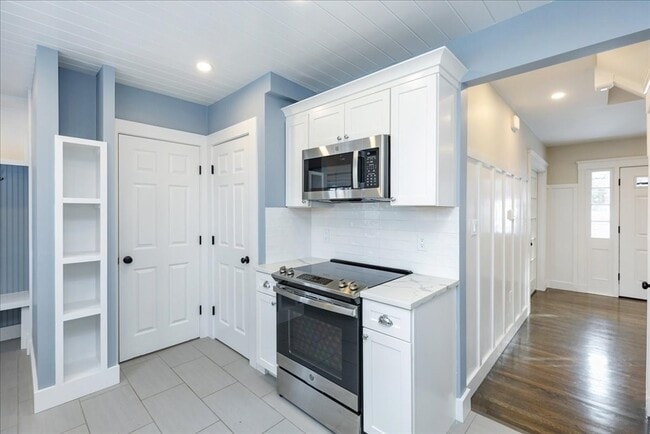 Building Photo - 37 Wolcott Rd