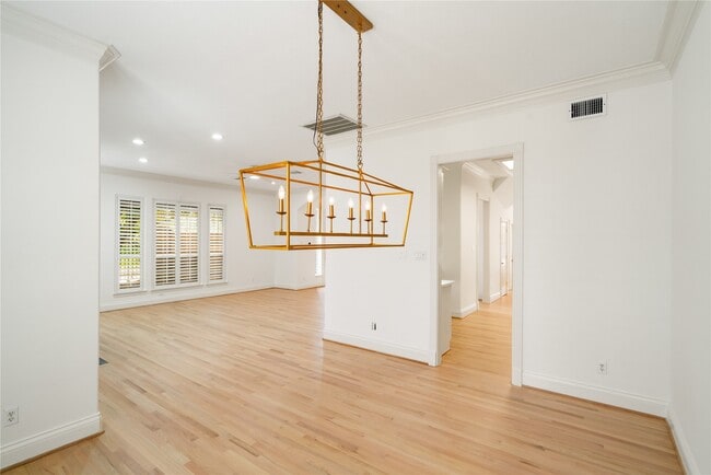 Building Photo - 4746 Post Oak Timber Dr