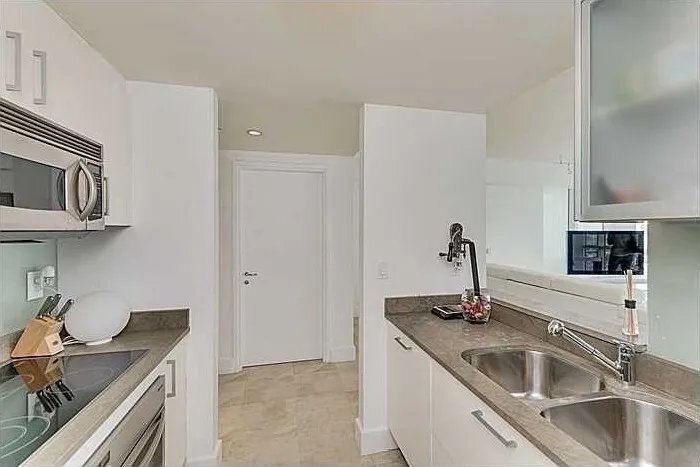 Building Photo - 450 Alton Rd