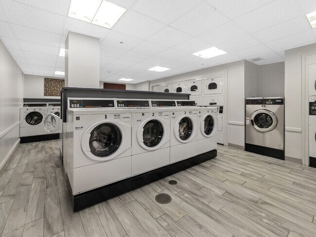 Building Photo - 44 Washington St