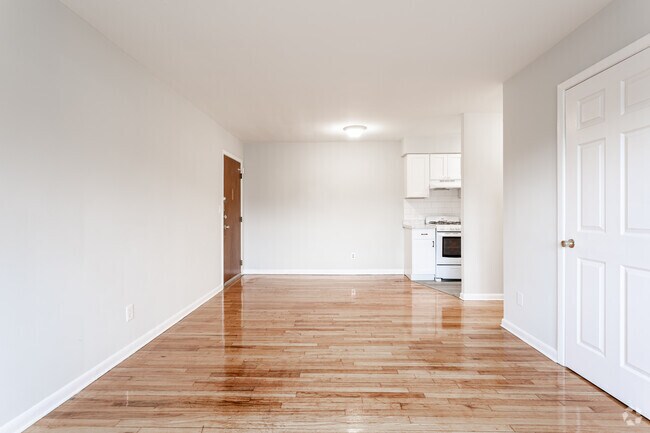 Living Area - Longview Apartments