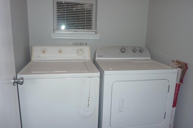 Building Photo - 2635 Skyview Grove Ct