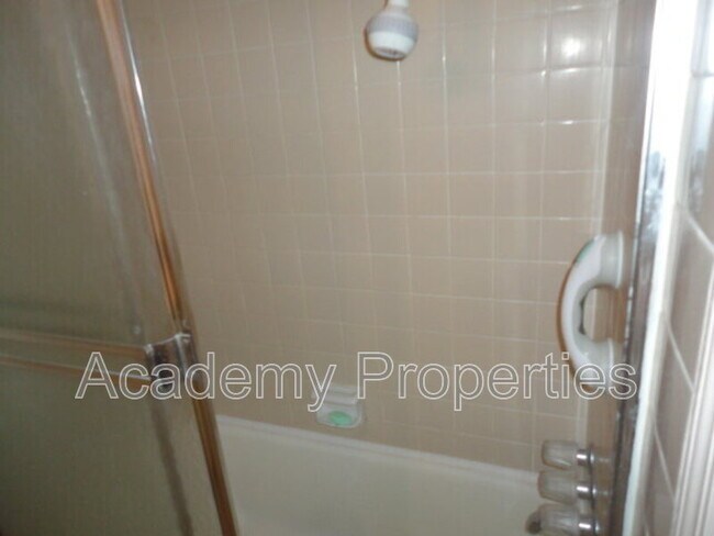 Building Photo - 1417 Pennel Dr