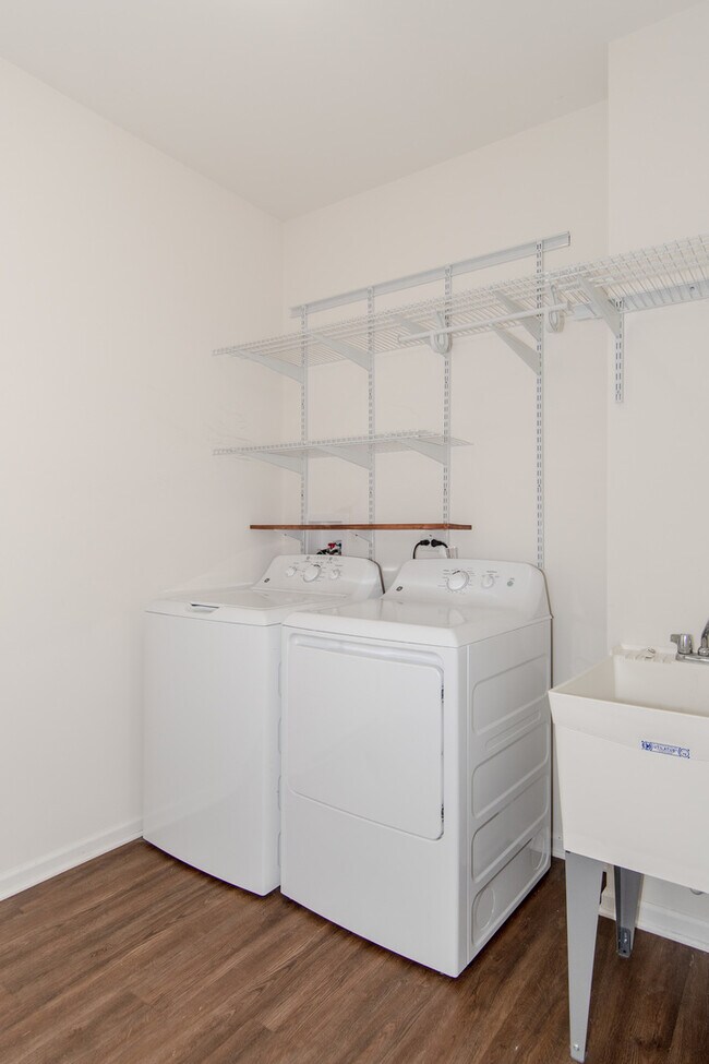Building Photo - 26107 White Oak Trail