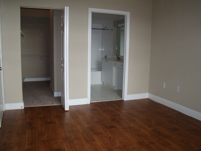 Building Photo - Limited Time Pricing! Move in by Sept 12 g...