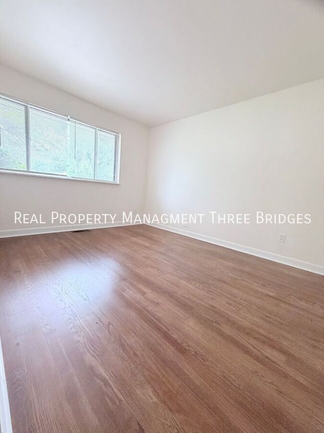 Building Photo - 90 Canisius Ln
