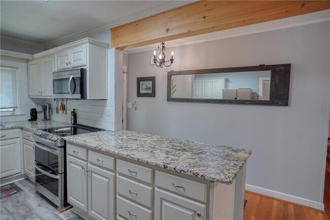 Building Photo - 1285 Willivee Dr