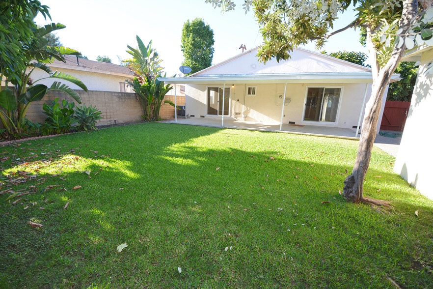 Building Photo - 12944 Haynes St