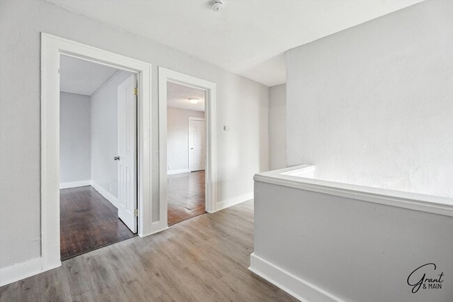 Building Photo - 3 bedroom 2 bath $1375