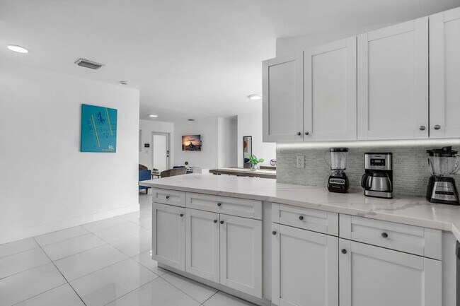 Building Photo - 7061 Coolidge St