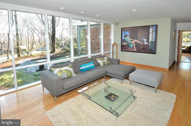 Building Photo - 2227 Glasgow Rd