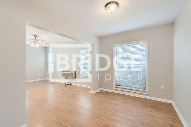 Building Photo - 224 E Boyd St