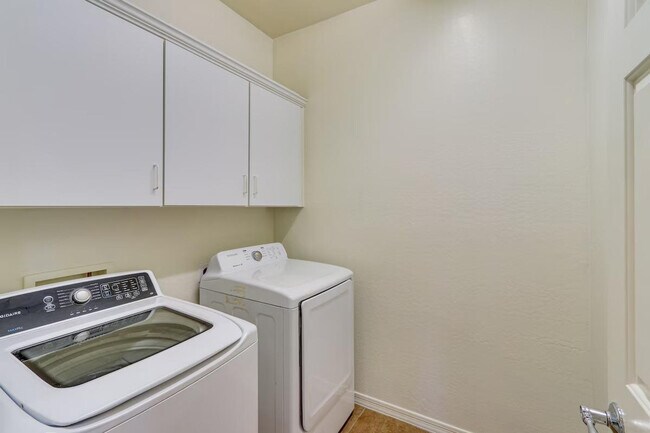 Building Photo - 19053 N Wilson St