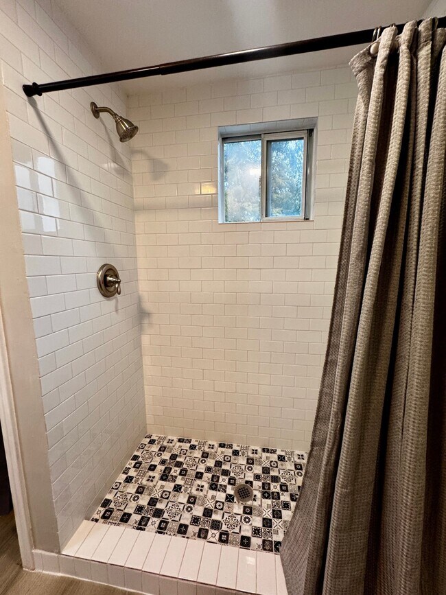 Building Photo - 7837 Dayton St