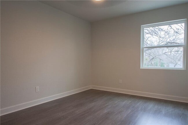 Building Photo - 409 Dove Haven Dr