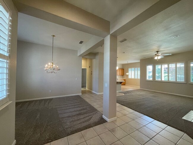 Building Photo - Senior Community for those 55+ Large 2 bedroom, 2 bath with bonus room!  All modern amenities!