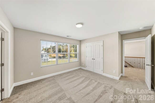 Building Photo - 11507 Vly Oaks Ln