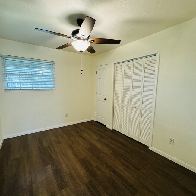Building Photo - 306 Landry Dr
