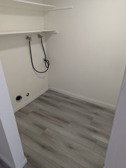 Building Photo - 1046 Canal St