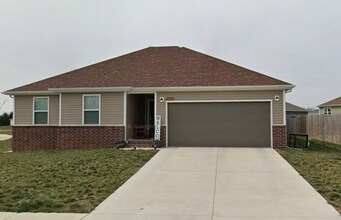 Building Photo - Newly built 3 bedroom home with a fully fenced yard!  Mid to Late June Move in Date
