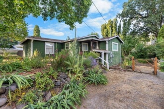 Building Photo - 220 SE 157th Ave