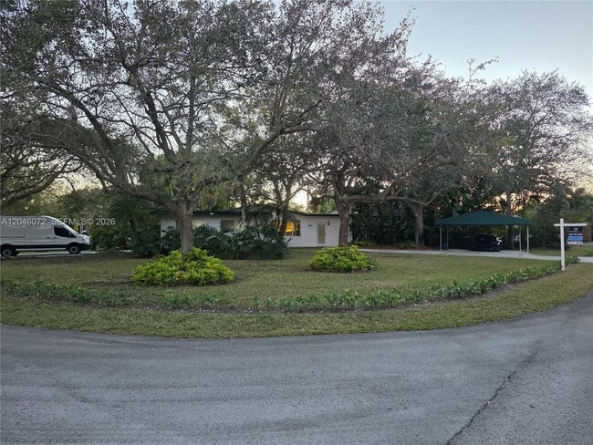 Building Photo - 9860 SW 140th St