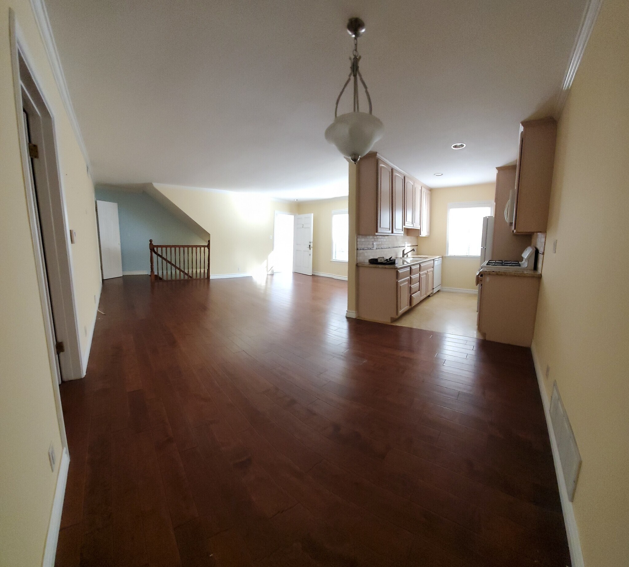 Building Photo - 4428 Moorpark Townhome