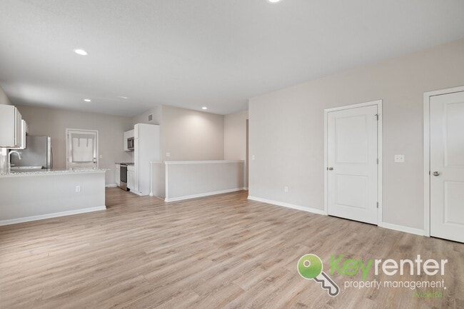 Building Photo - NOVEMBER FREE RENT!! 5 Bedroom 3 Bath Home close to schools and shopping!