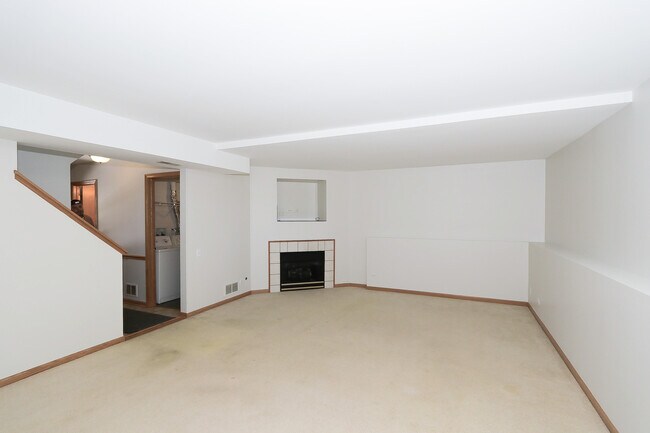 Building Photo - 2232 Dawson Ln